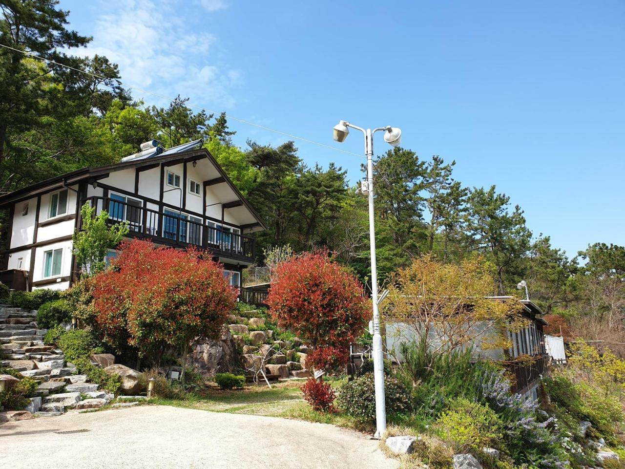 Tongyeong Yehyang Pension Exterior foto